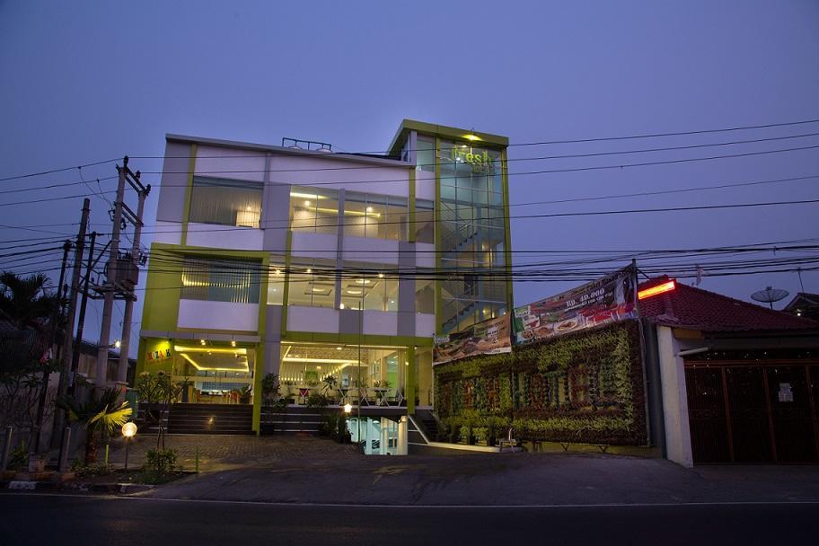 Fresh Hotel Sukabumi Eksteriør billede