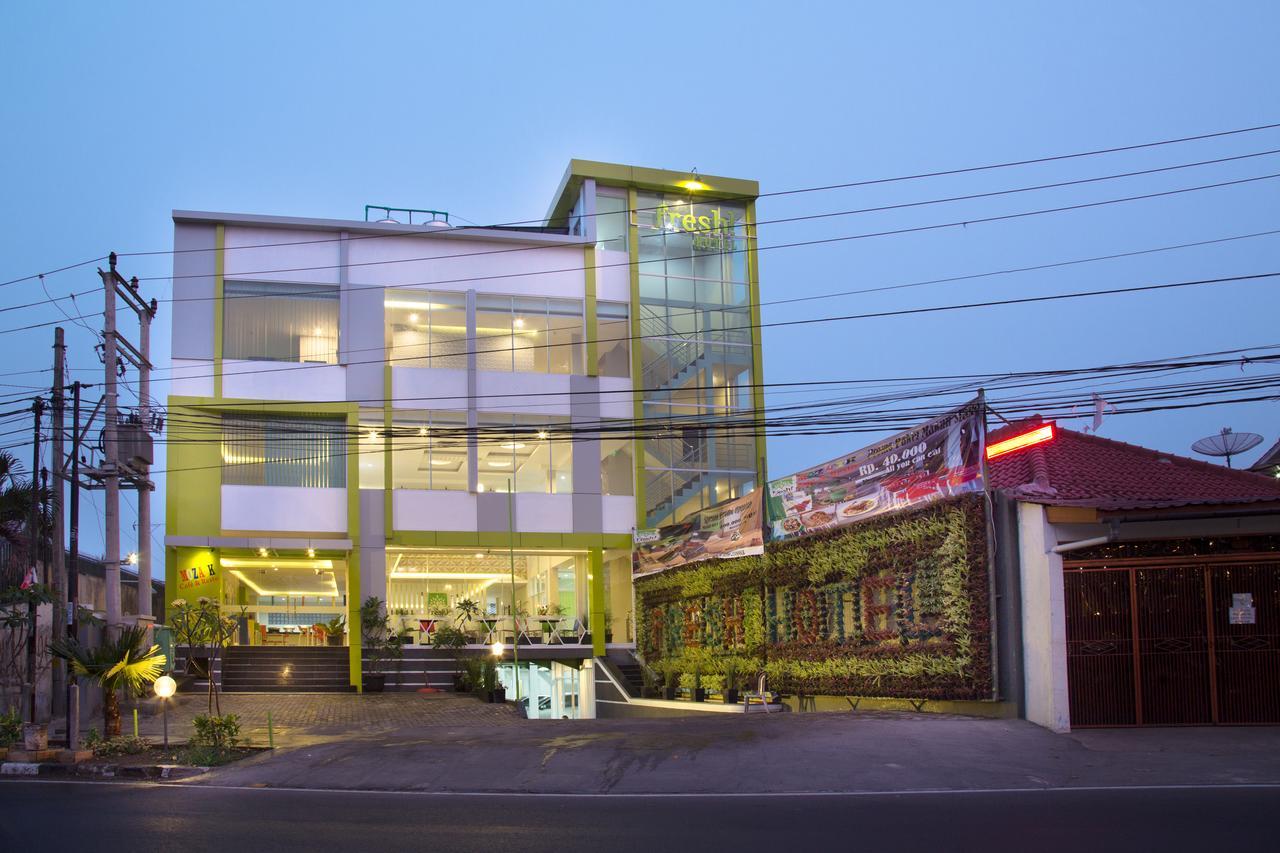 Fresh Hotel Sukabumi Eksteriør billede